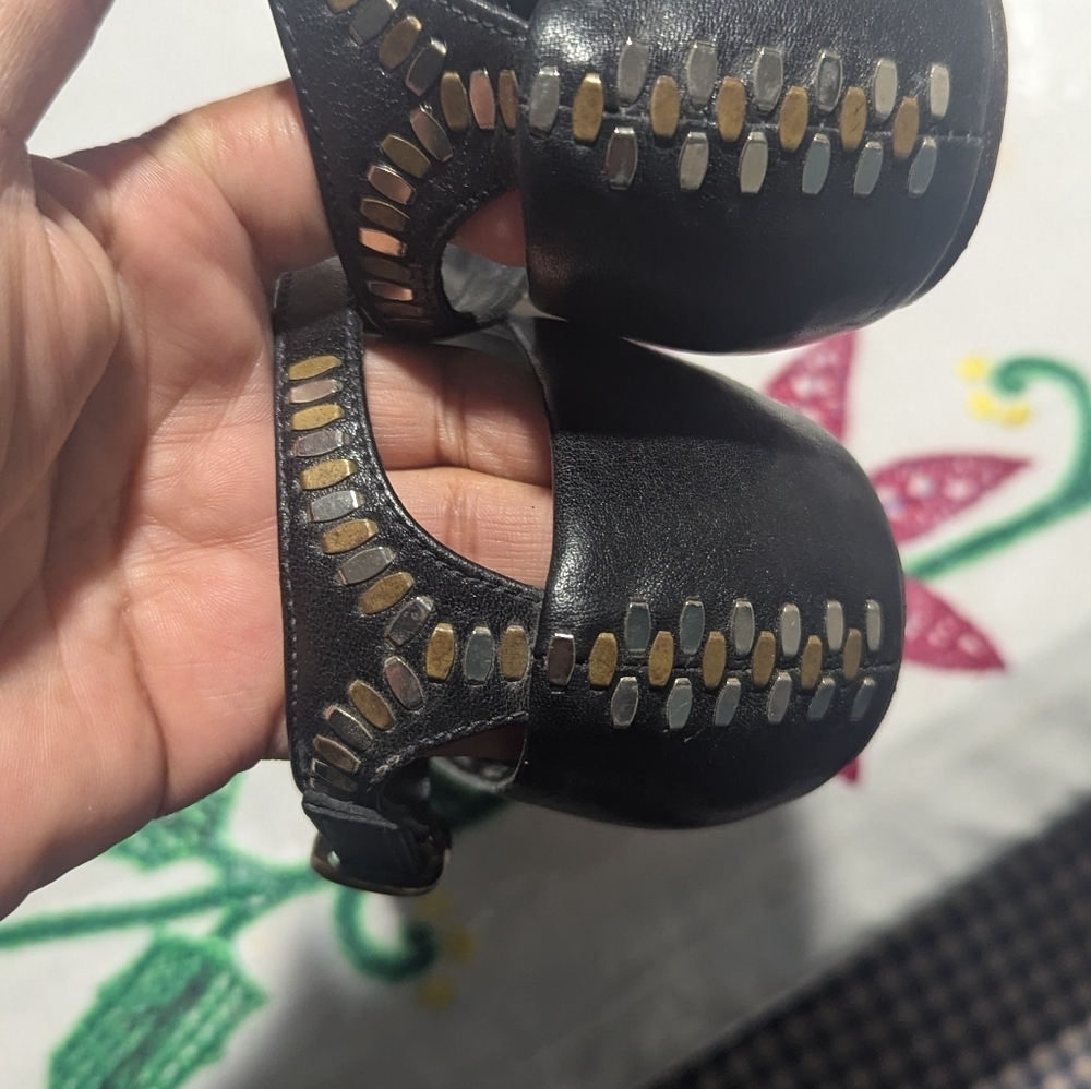 Calle en Cordero Women's Black Leather Flats - Picture 5 of 5